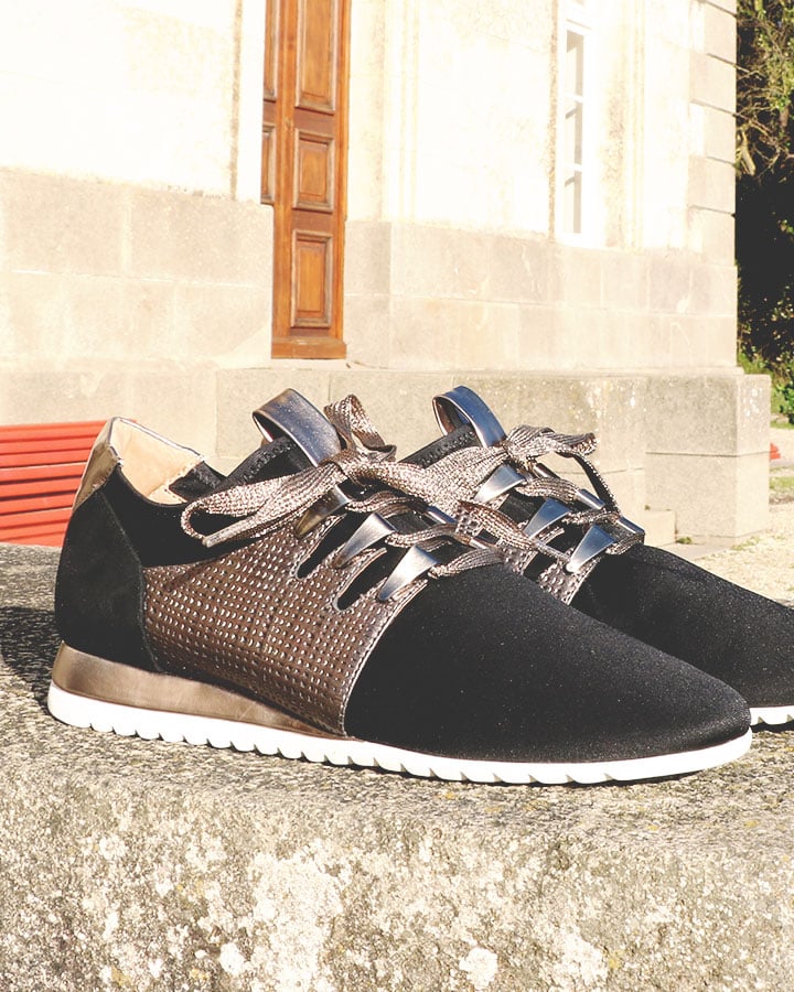 Basket chic Xyste noire | Adige | Basket lycra noire et dorée