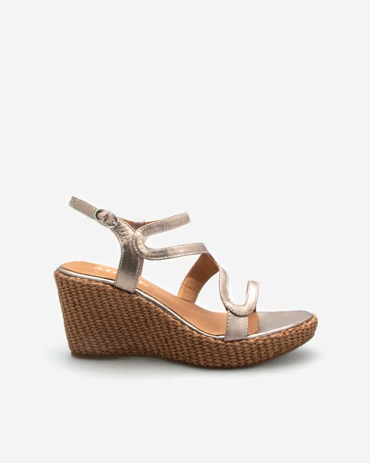 chaussure compensee doree