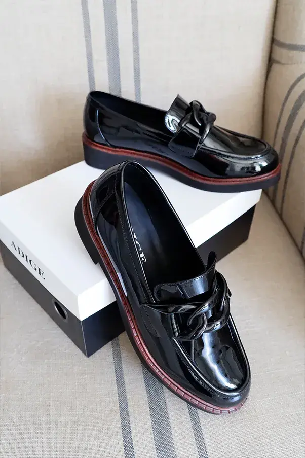 Mocassins vernis Gino femme chic