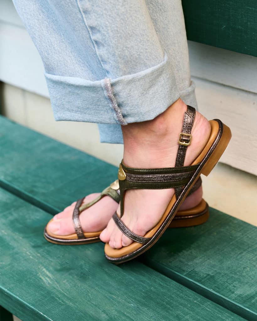 sandales plates kaki alya adige