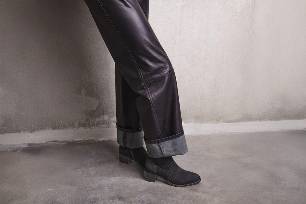 bottine en daim noir