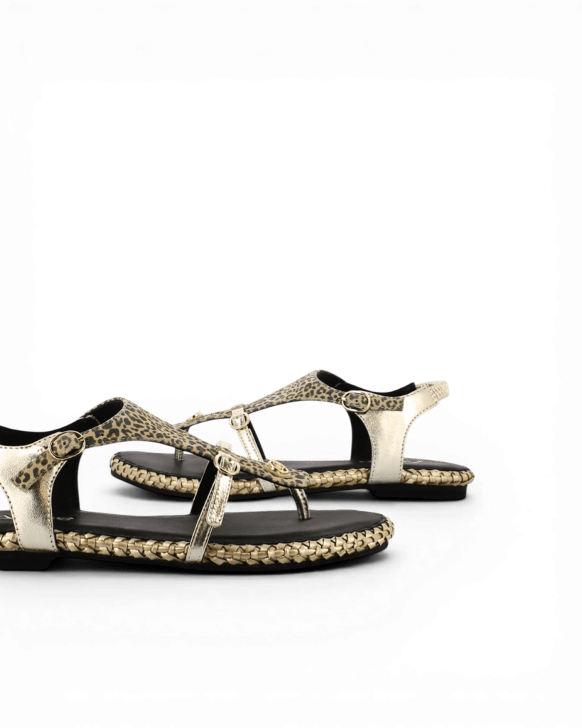 Sandale léopard plate