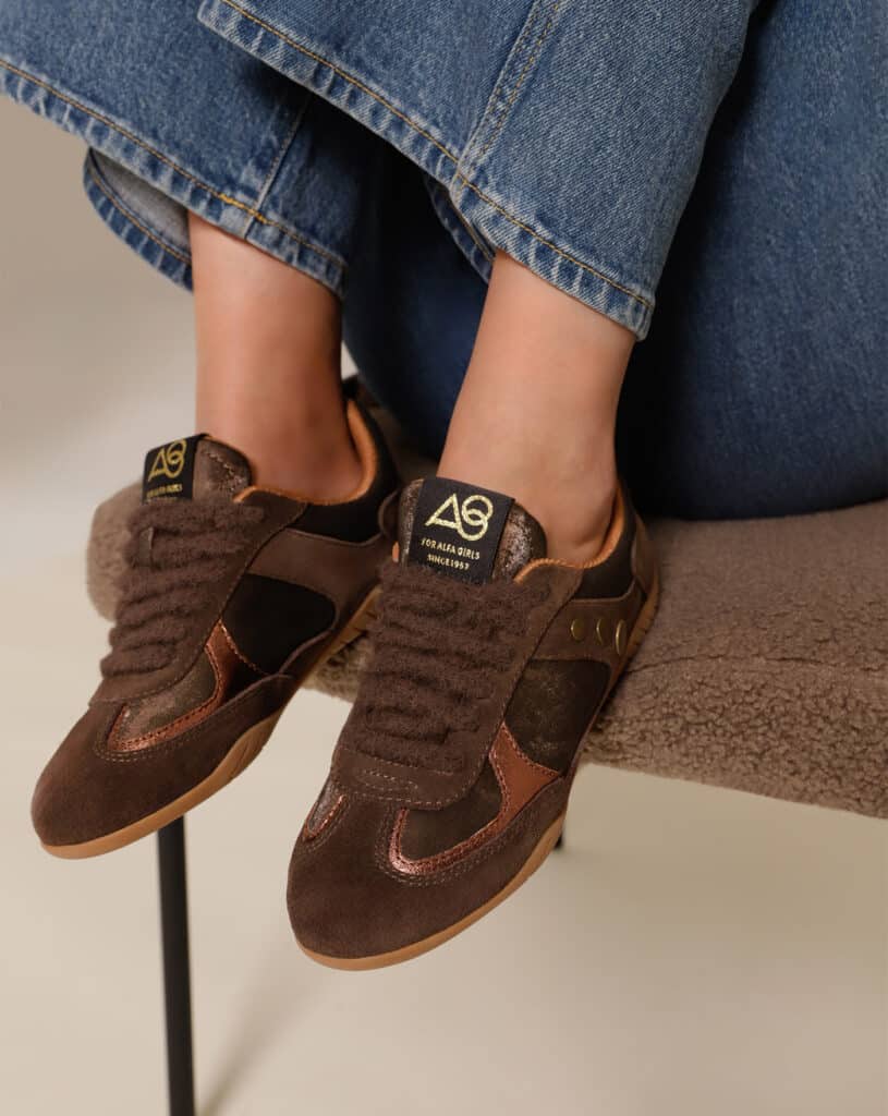 Basket chocolat femme en cuir suédé Dragon