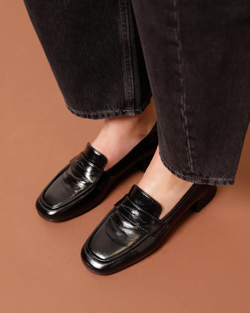 Mocassin petit talon femme noir Ilias