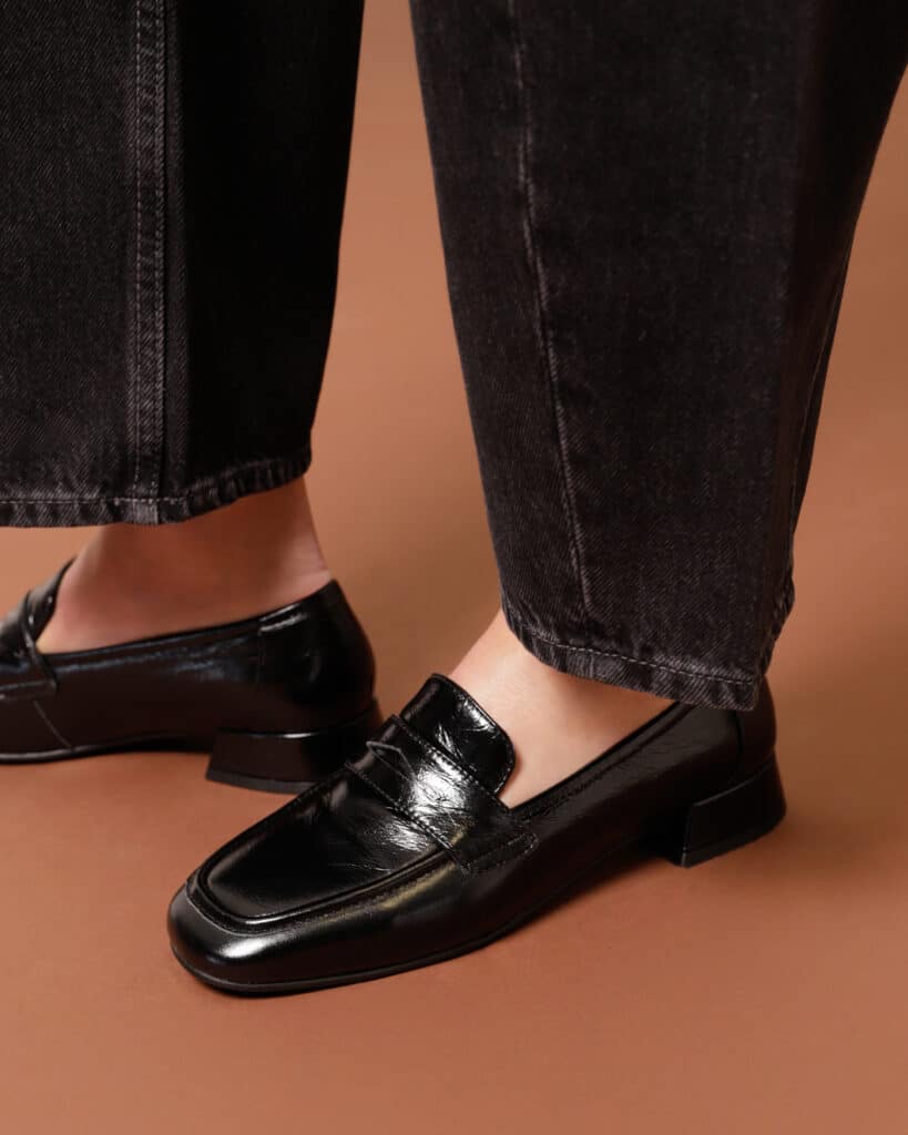 Mocassin petit talon femme noir Ilias