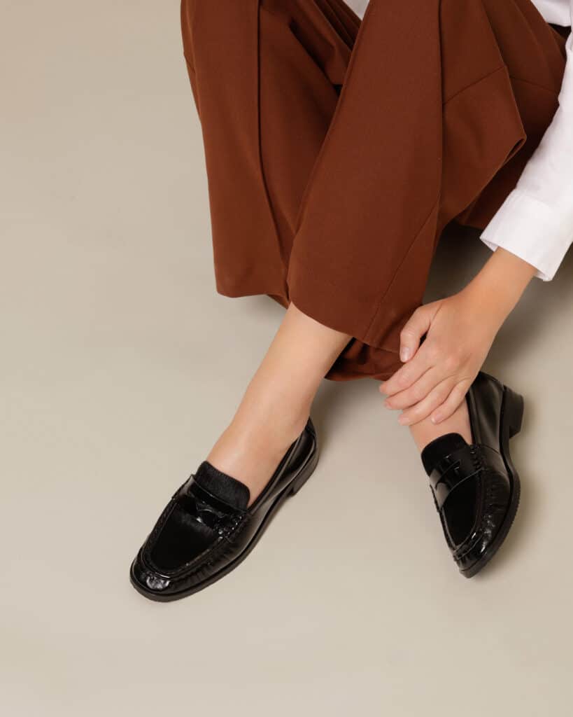 Mocassin à poil femme noir Kuri