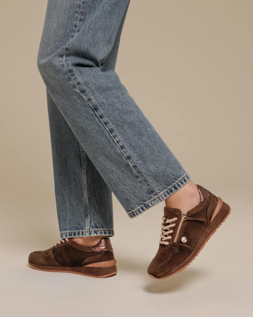 Basket femme en cuir velours chocolat à semelle gomme Yapo
